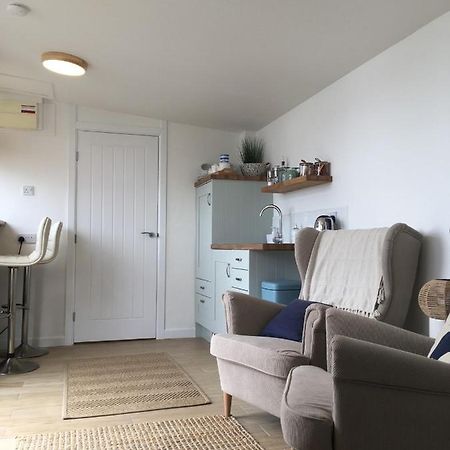 1-Bedroom Chalet With Parking On Site Looe Eksteriør bilde