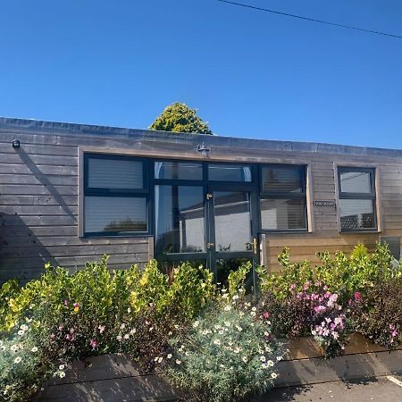 1-Bedroom Chalet With Parking On Site Looe Eksteriør bilde